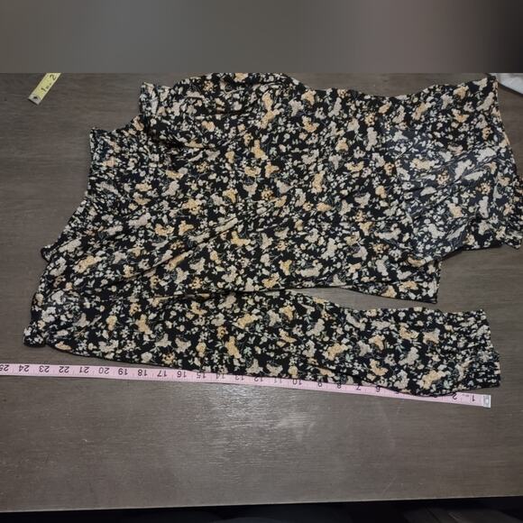 Vigoss Floral High Neck Ruffle Trim Blouse Size XXL Sold at Maurices - Picture 8 of 13